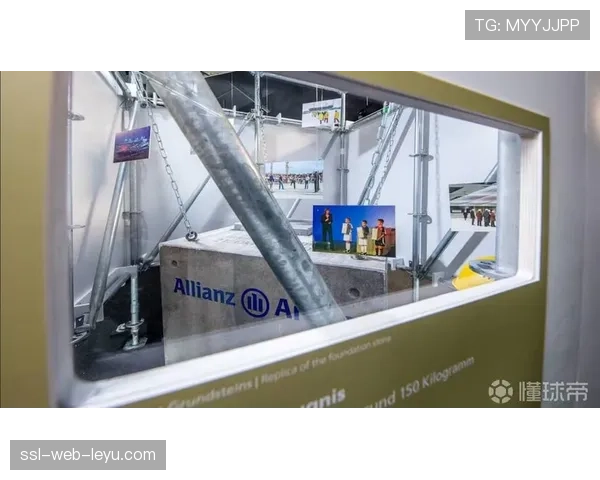 拜仁主场安联球场为一名小球迷举办特殊的生日祝福仪式